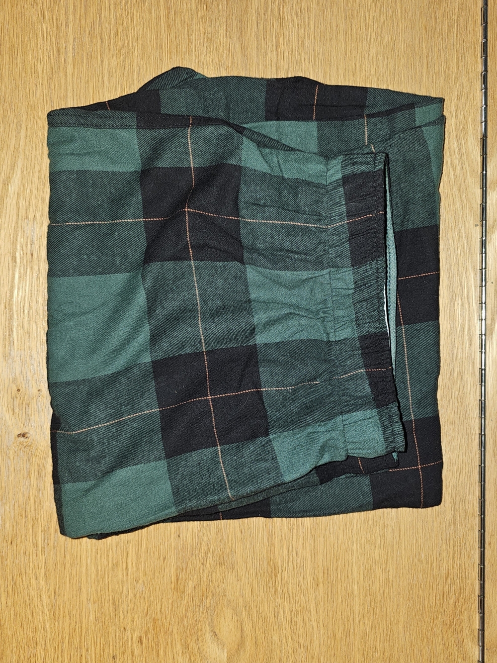 Eddie Bauer Green and Black Plaid Joggers